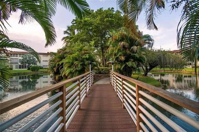 3 of 32 - 5171 W Oakland Park Boulevard #207, Lauderdale Lakes, FL