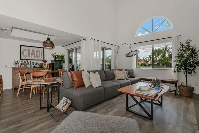 1054 Se 6th Court, Dania Beach