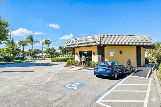 3 of 11 - 888 E Coast Avenue, Lantana, FL