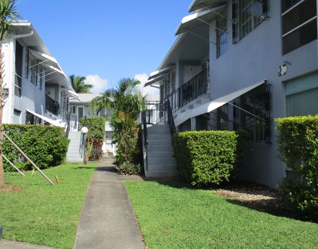 3720 Harrison Street #3, Hollywood