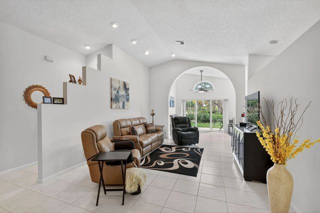 4 of 107 - 9718 Harbour Lake Circle, Boynton Beach, FL