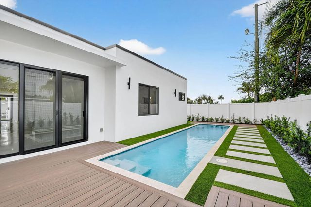 2 of 52 - 504 Flotilla Road, North Palm Beach, FL
