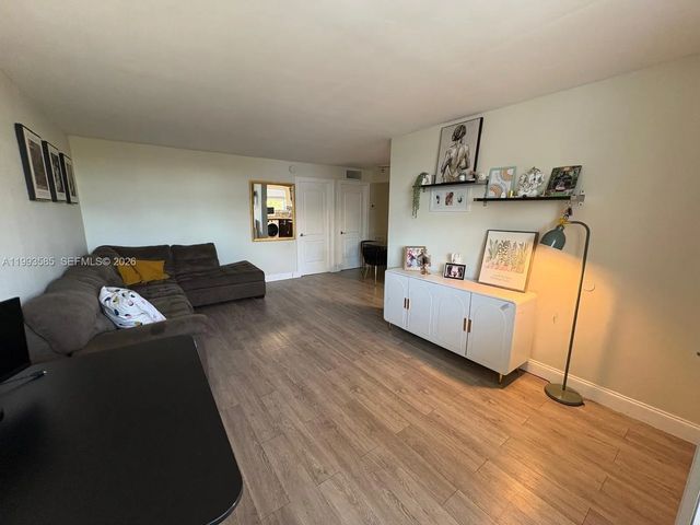 910 Michigan Avenue #505, Miami Beach