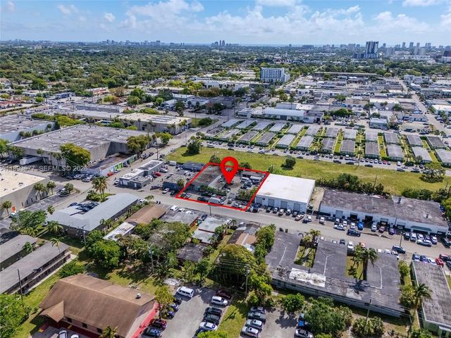 2 of 34 - 834 Nw 10th Terrace, Fort Lauderdale, FL