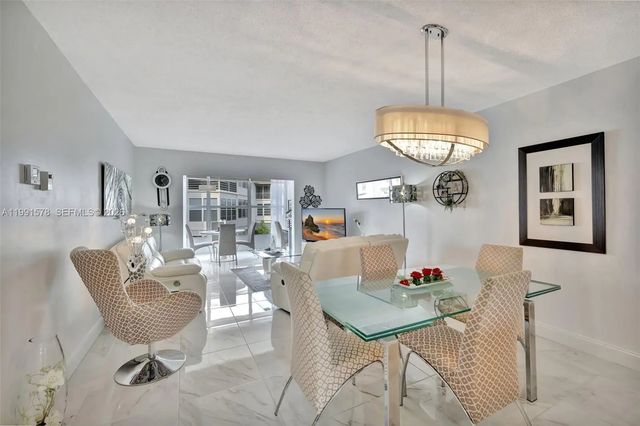 2 of 35 - 4705 Nw 35th Street #501, Lauderdale Lakes, FL