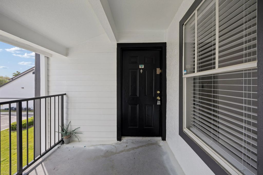 2213 Grand Cayman Court #1135, Kissimmee
