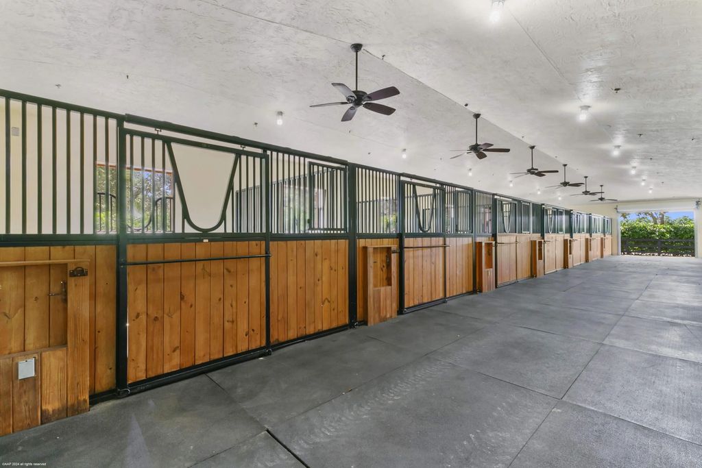 14965 Oatland Court #stalls, Wellington