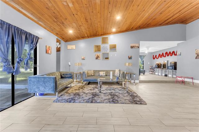 5 of 8 - 5701 Nw 54th Way, Tamarac, FL