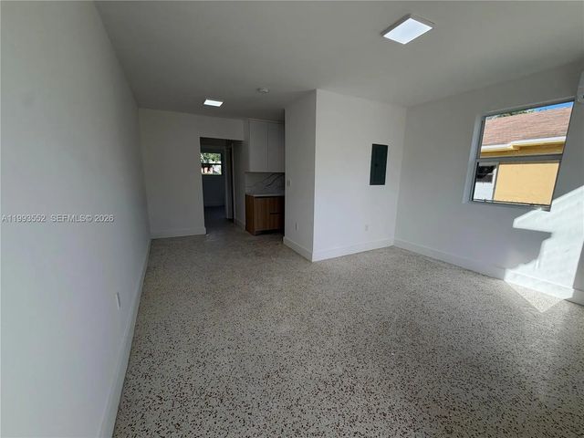 4 of 16 - 2784 Sw 31st Place, Miami, FL