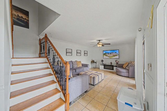 3 of 37 - 149 Lake Arbor Drive, Palm Springs, FL
