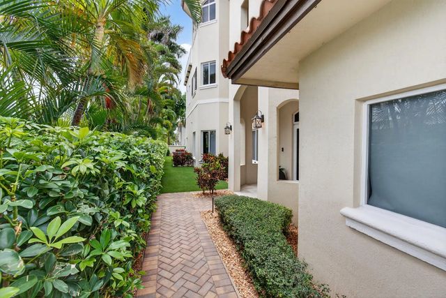 4 of 129 - 1942 Ne 6th Street #c, Deerfield Beach, FL
