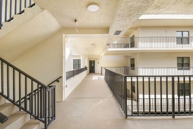 3 of 31 - 221 Ne Plantation Road #316, Hutchinson Island, FL