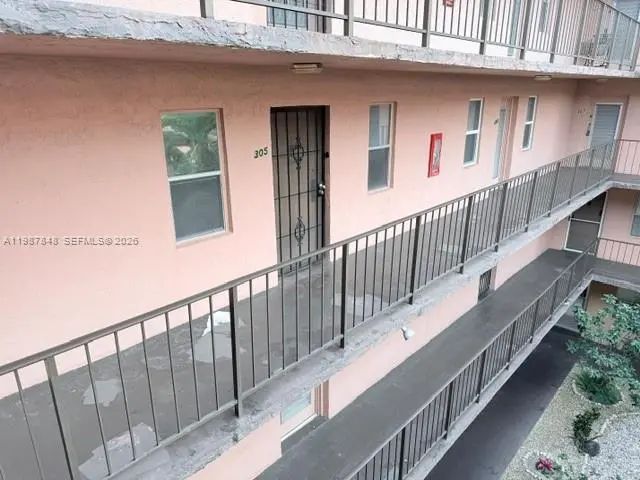 2 of 32 - 2841 Somerset Drive #305, Lauderdale Lakes, FL