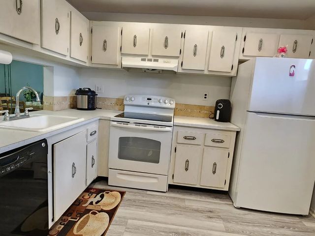 4 of 21 - 8842 W Mcnab Road #205, Tamarac, FL