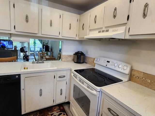 5 of 21 - 8842 W Mcnab Road #205, Tamarac, FL