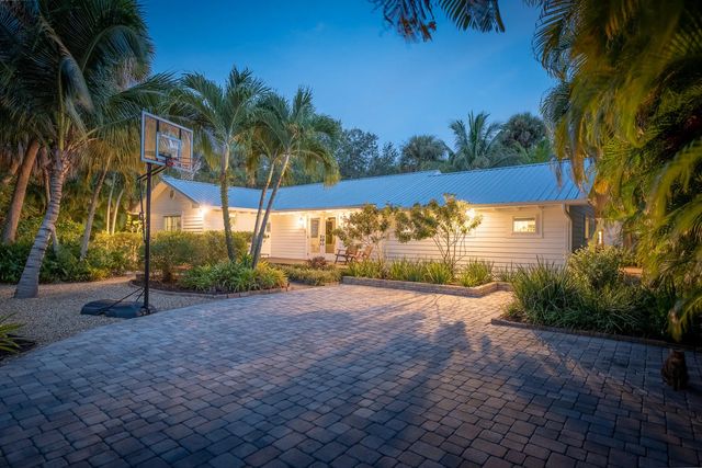 3 of 62 - 547 Sw Riverview Street, Stuart, FL