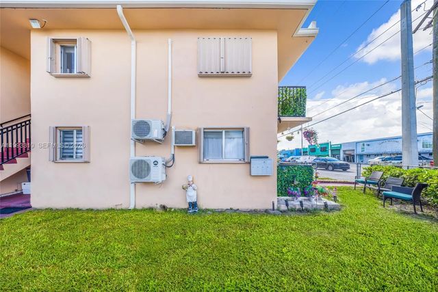 4 of 30 - 955 W 23rd Street, Hialeah, FL