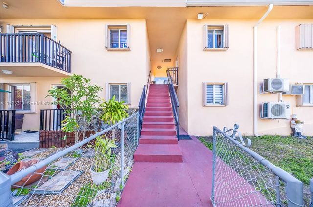 5 of 30 - 955 W 23rd Street, Hialeah, FL