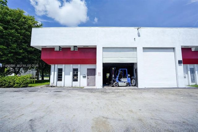 5 of 36 - Warehouse/restaurant Warehouse/restaurant For Sale In Doral, Doral, FL