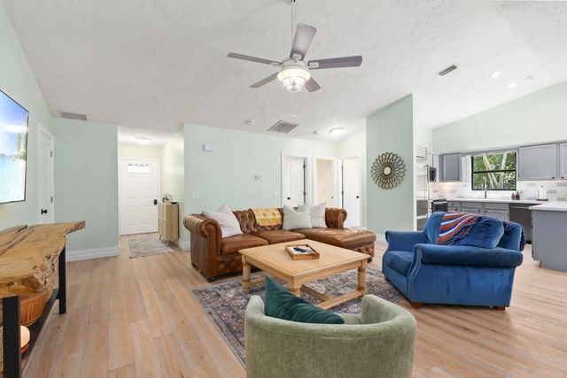 3 of 32 - 1904 Ne Avenida Dracaena, Jensen Beach, FL