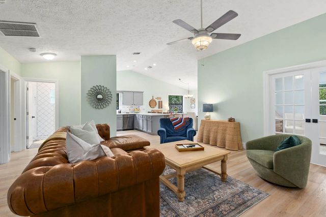 4 of 32 - 1904 Ne Avenida Dracaena, Jensen Beach, FL