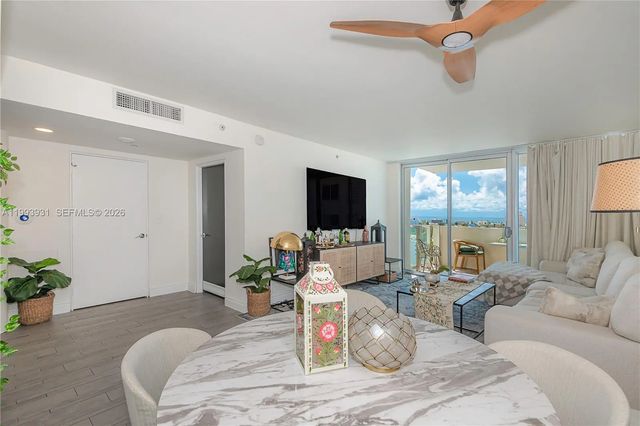 4 of 31 - 1100 West Avenue #1427, Miami Beach, FL