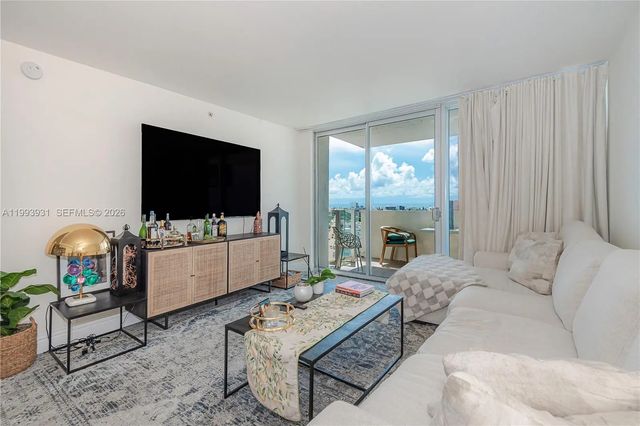 5 of 31 - 1100 West Avenue #1427, Miami Beach, FL