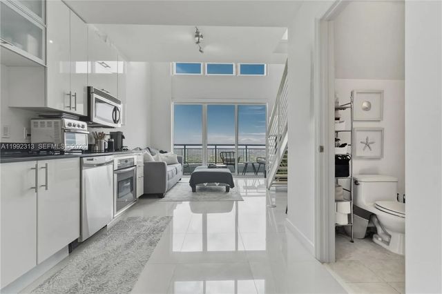 60 Sw 13th Street #2805, Miami
