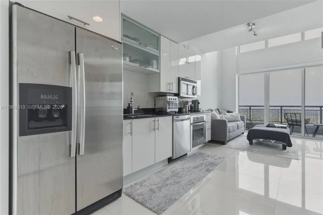 4 of 32 - 60 Sw 13th Street #2805, Miami, FL