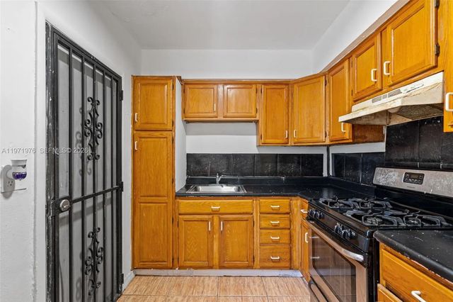 4 of 44 - 9201 Nw 33rd Ave Road, Miami, FL