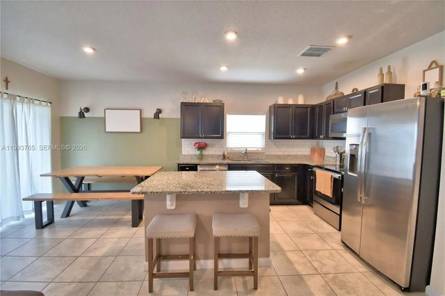 4 of 51 - 542 Eagle Landing Boulevard, Winter Haven, FL
