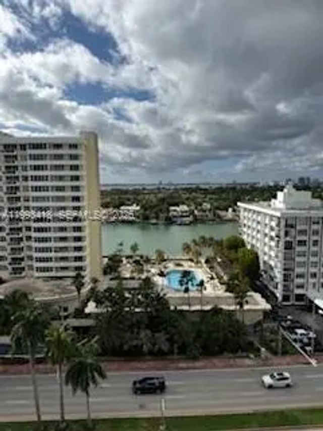 3 of 36 - 5601 Collins Avenue #1219, Miami Beach, FL