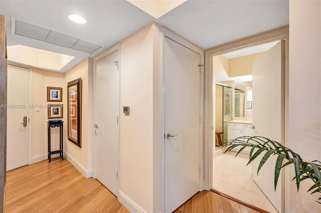 3 of 23 - 20000 E Country Club Drive #508, Aventura, FL