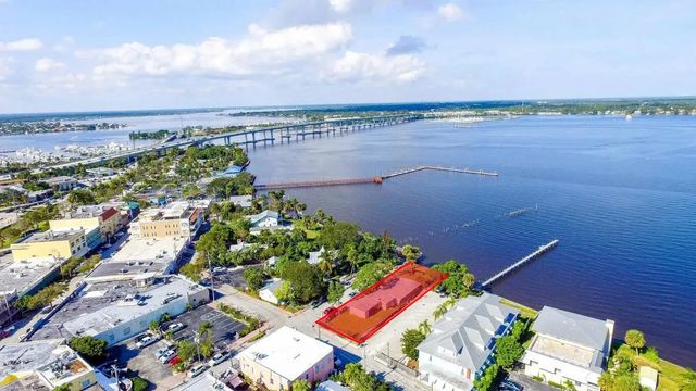 101 S Colorado Avenue, Stuart