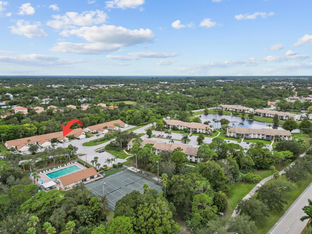 1544 Sw Silver Pine Way #f-104, Palm City