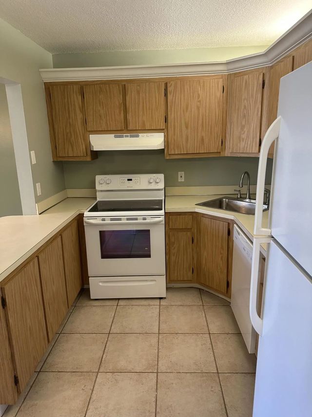5 of 13 - 436 Pine Glen Lane #d-1, Greenacres, FL