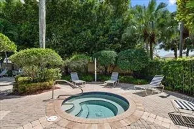 4 of 10 - 112 Lancaster Way, Royal Palm Beach, FL