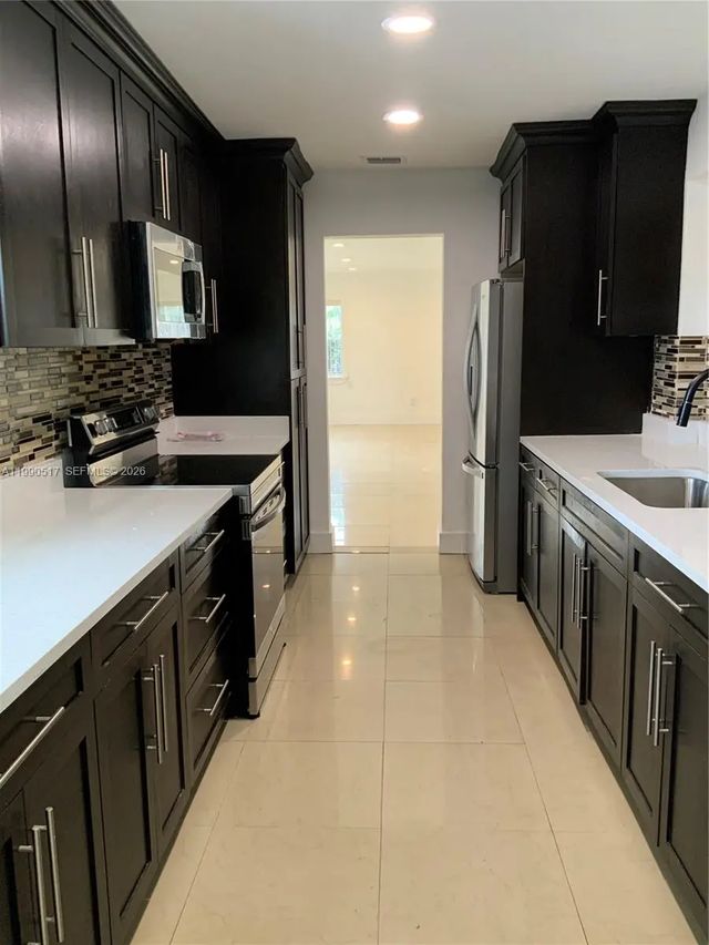 2 of 25 - 1970 Nw 192nd Terrace, Miami Gardens, FL
