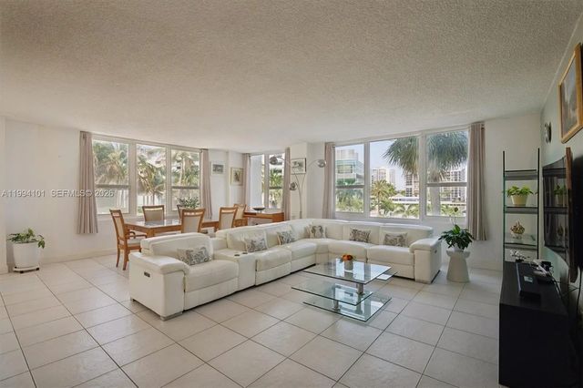 5 of 25 - 3505 S Ocean Drive #201, Hollywood, FL