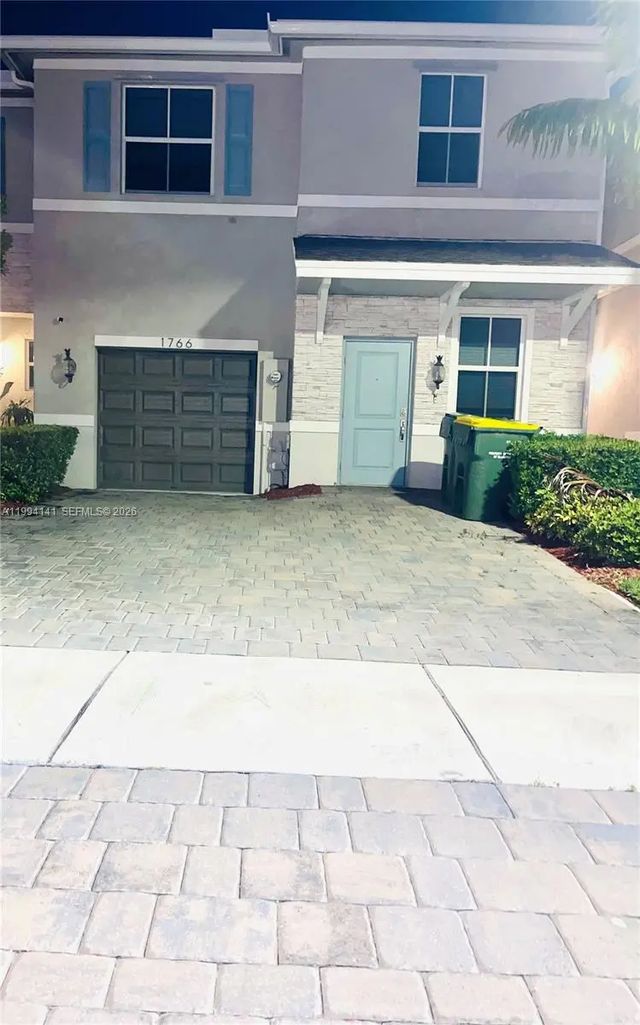 1766 Se 7th Terrace, Homestead