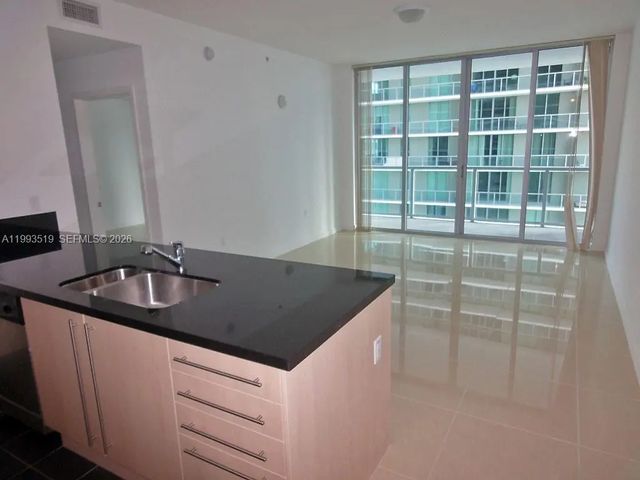 4 of 17 - 1111 Sw 1 Avenue #1715-n, Miami, FL