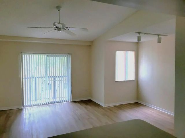 5 of 30 - 4195 N Haverhill Road #324, West Palm Beach, FL