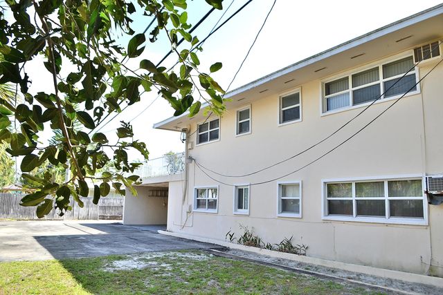 5 of 19 - 2633 Middle River Drive #1-6, Fort Lauderdale, FL
