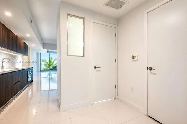 4 of 55 - 851 Ne 1st Avenue #205, Miami, FL