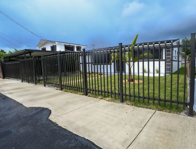 2 of 22 - 1781 Nw 154th Street, Miami Gardens, FL