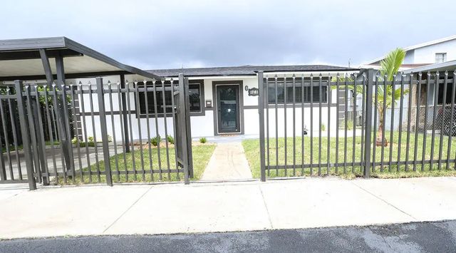 3 of 22 - 1781 Nw 154th Street, Miami Gardens, FL