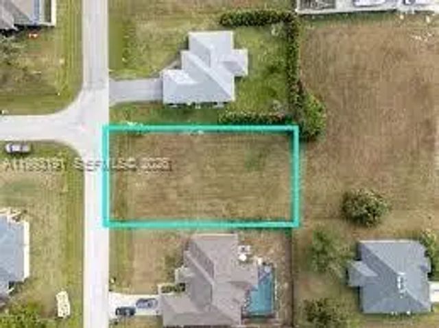 206 Jacaranda Parkway E, Cape Coral