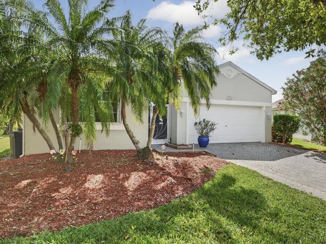 3 of 36 - 608 Sw Calamondin Way Way Sw, Vero Beach, FL