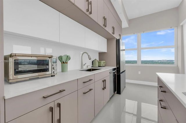2 of 49 - 18011 Biscayne Boulevard #ph04, Aventura, FL