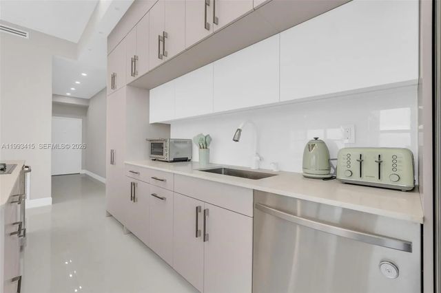 4 of 49 - 18011 Biscayne Boulevard #ph04, Aventura, FL